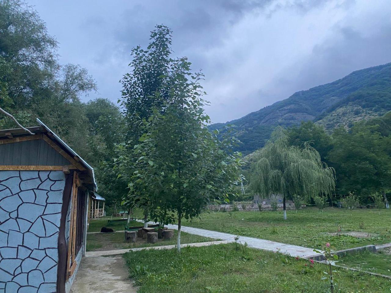 Basuta Guesthouse Kapan Eksteriør bilde